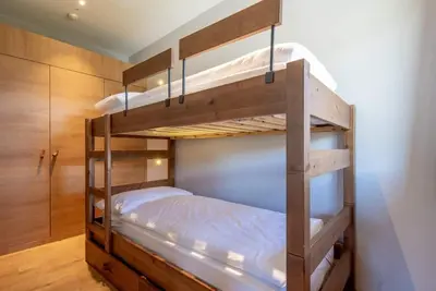 Image de Wifi, 250m des commerces, sauna, hammam, balcon, télévision, casier à ski, 62m², Vercorin