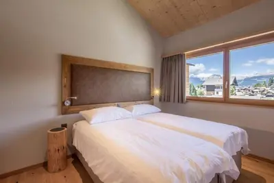 Image de Wifi, 250m des commerces, sauna, hammam, télévision, casier à ski, 67m², Vercorin