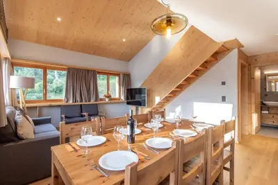Image de Wifi, 250m des commerces, sauna, hammam, télévision, casier à ski, 94m², Vercorin