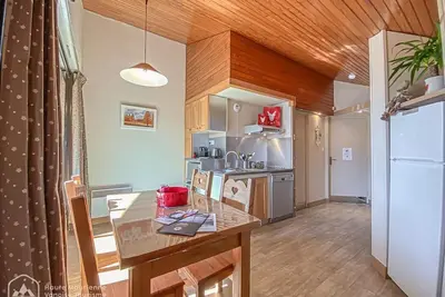 Image de À 10m des pistes de ski, Rez-de-chaussée, terrasse, balcon, casier à ski, 27m², Aussois