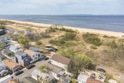 Image de Beach front oasis - Hot tub - Sleeps 7