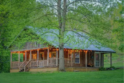 Image de Cabin at Calico Springs - Bluegrass and Bourbon
