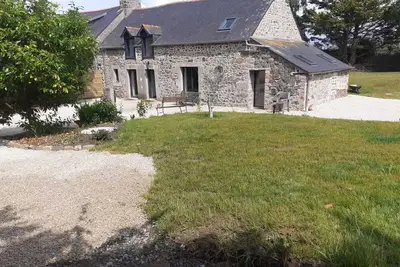 Image de Maison bretonne en pierre avec jardin – Calme & mer à 1 km