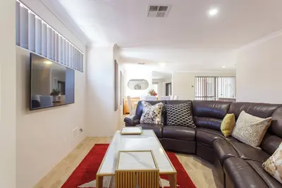Image de Spacious 4-bedroom house with WiFi, Ac in marvelous Bassendean.