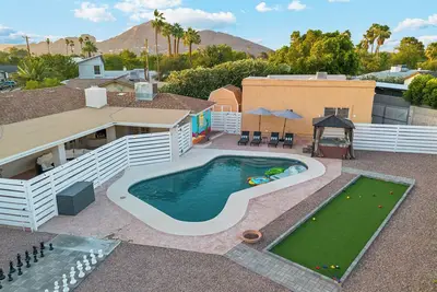 Image de Arcadia Oasis | Pool, Hot Tub, Casita | Sleeps 16