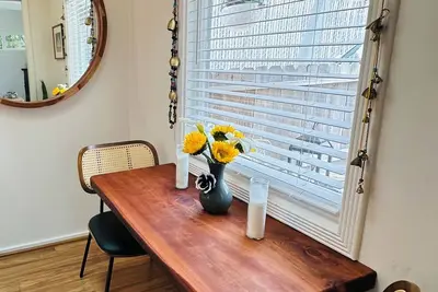Image de Lovely cottage w/ hot tub in Pacific Grove\nWalking distance to forest and beach.