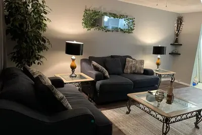 Image de 2-bedroom apartment in fabulous Tampa with WiFi, Ac full kitchen