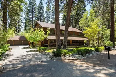Image de Welcome to the Ponderosa Pine property