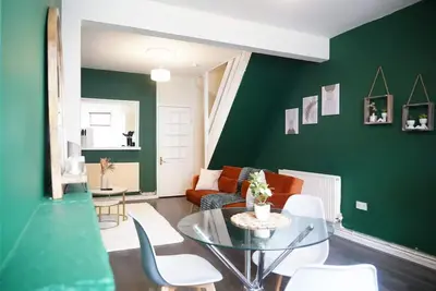 Image de Cosy and vibrant 2 bedroom house in the heart of Liverpool