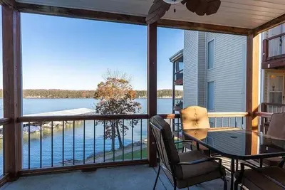 Image de Lakeview Condo, Boat & Pwc Slips, Pool, Tennis, Family Friendly