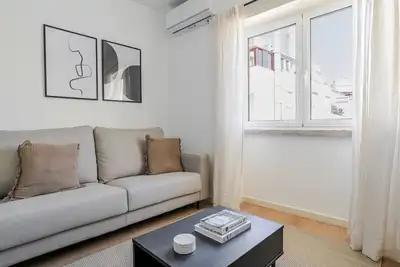 Image de Blueground | Areeiro, balcony, nr Eduardo Vii Park