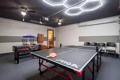 Image de Upscale Game Room, Movie Theater, Arcade, Fire Pit, 4bd/2ba Home with Wifi