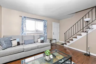 Image de Cozy 2-Bedroom Unit on Otterbein