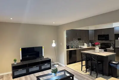 Image de Cozy 3 Bedroom 2. 5 bathroom house