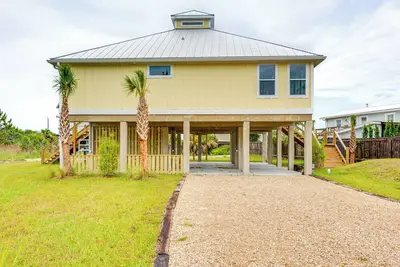 Image de Walk to Beach: Bay-View St George Island Escape!