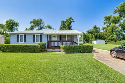 Image de 2 Mi to Shops & Eats: Family Home in Donalsonville