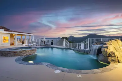 Image de Pool, Views, Hot Tub, Fire Pit & Arcade | Vista Clara by AvantStay