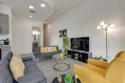 Image de Modern 2br | Gym | Parking | Workspace