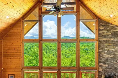 Image de This cabin is a 5 bedroom(s), 6 bathrooms, located in Sevierville, Tn.