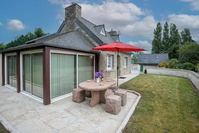 Image de Maison de vacances 'Kerjézéquel 2kms Plage' avec terrasse privée, jardin privé et Wi-Fi