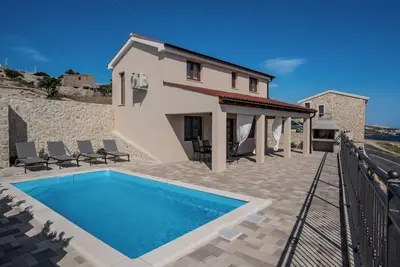 Image de Charming 2-bedroom Villa Kamia with heated swimming pool in fabulous Zubovići