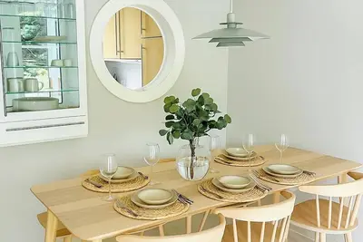 Image de Spacious vacation home with terrace, balcony and family-friendly furnishings