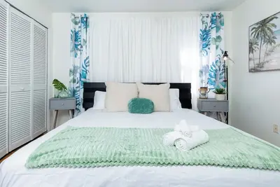 Image de Beachside Escape – Sunny 2br Duplex Near Bars!