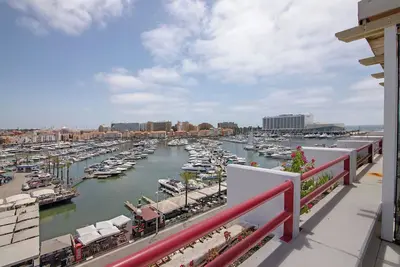 Image de Appartement 'Marina Vilamoura Ap Triplex Luxury' avec Vue Mer, Wi-Fi et Climatisation