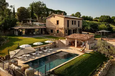 Image de Maison de vacances privée avec piscine privée, climatisation, Wifi, Tv, patio, près de Spolète