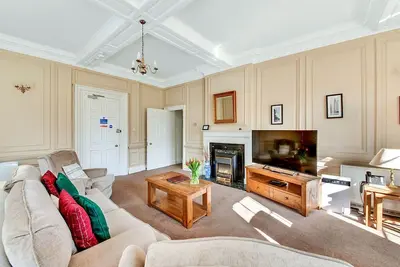 Image de Bel appartement pour 4 personnes avec bain Ă remous, Wifi, piscine, terrasse et parking