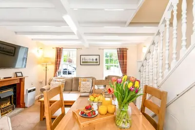 Image de Belle maison de vacances pour 6 personnes avec piscine, bain Ă remous, Wifi, terrasse et parking