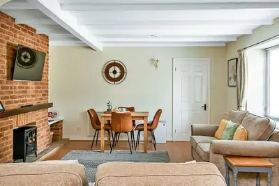 Image de Merveilleuse maison de vacances avec Wifi, piscine, bain Ă remous, terrasse, animaux admis, parking