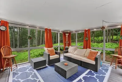 Image de Cabin Retreat ~ Toddler Friendly ~ Pet