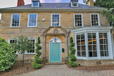 Image de Merveilleuse maison de vacances avec bain Ă remous, Wifi, terrasse, animaux admis et parking