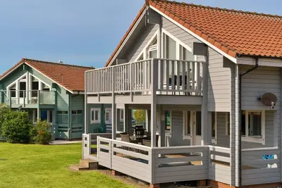 Image de Merveilleuse maison de vacances pour 4 personnes avec bain Ă remous, Wifi, balcon et parking