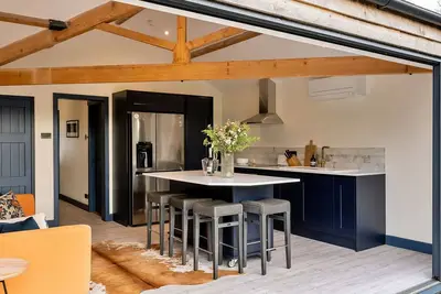 Image de Belle maison de vacances pour 6 personnes avec Wifi, bain à remous, terrasse et parking
