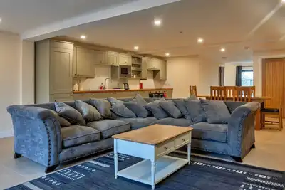 Image de Belle maison de vacances pour 6 personnes avec Wifi, bain Ă remous, animaux admis et parking