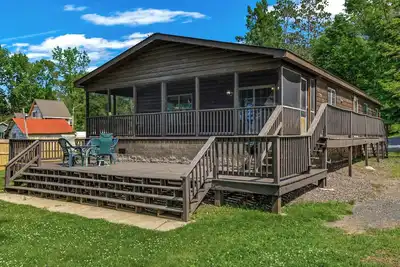 Image de Gruenhagen Bay Lodge