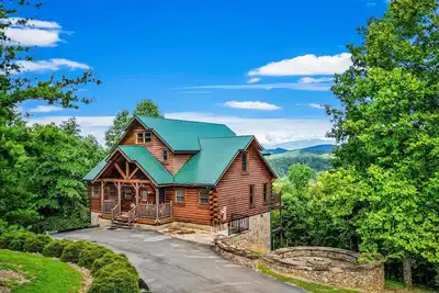 Image de Group-Friendly Smoky Mountain View Cabin | Hot Tub, Fire Pit & 4 King Suites