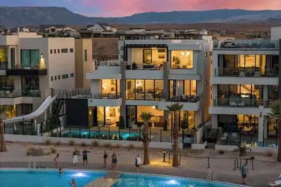 Image de Luxury Beachside: Lagoon Front + Private Pool
