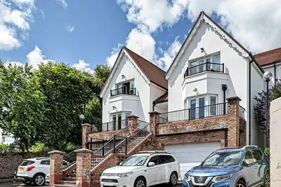 Image de Bel appartement pour 5 personnes avec Wifi, piscine, Tv et balcon