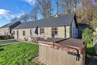 Image de Belle maison de vacances pour 6 personnes avec bain Ă remous, Wifi, Tv, animaux admis et parking
