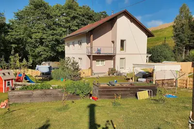 Image de Appartement 'Dans un quartier calme près du lac Faakersee' avec jardin privé, balcon et Wi-Fi