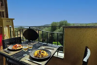 Image de Bel appartement pour 4 personnes avec climatisation, Tv, balcon, vue panoramique et parking