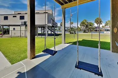 Image de Play N Hooky | Canal Views + Pool Access