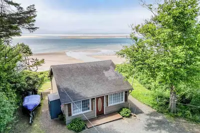 Image de Cozy Waterfront Escape on Netarts Bay, Stunning Views, Dog-Ok