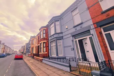 Image de Upscale Luxury Home by Liverpool Football Stadium