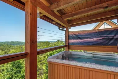 Image de *Beautiful 2bd w/ Views! Hot Tub + Pool Access! *