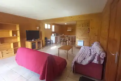 Image de Valmorel-Doucy Appartement, au pied des pistes l'hiver, 50m de la piscine l'été