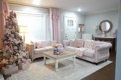 Image de The Pink Retreat Atl Perfect for Girls Night